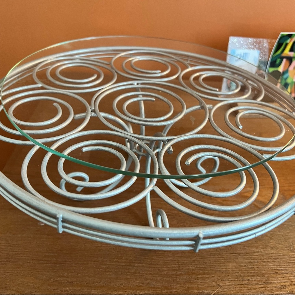Decorative cake stand